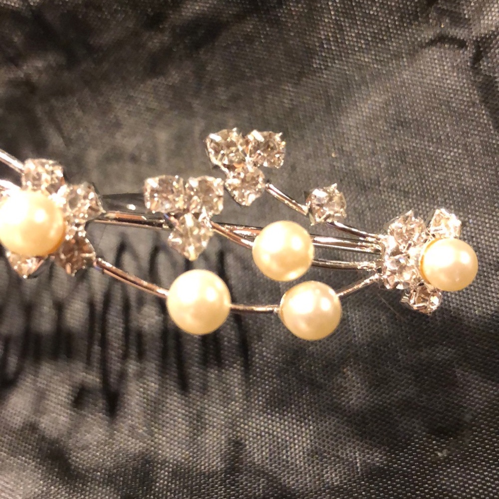 NWOT Hair comb of crystal and pearl